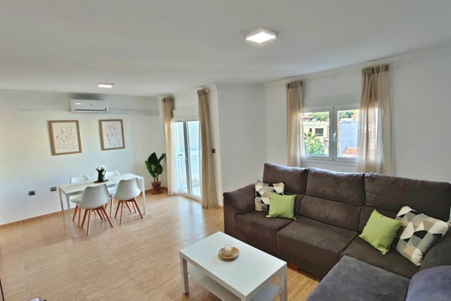 Paseo Larios Apartment